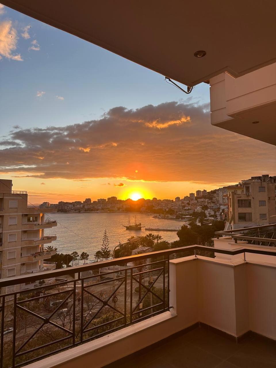 Vista Mozzafiato Leilighet Sarandë Eksteriør bilde